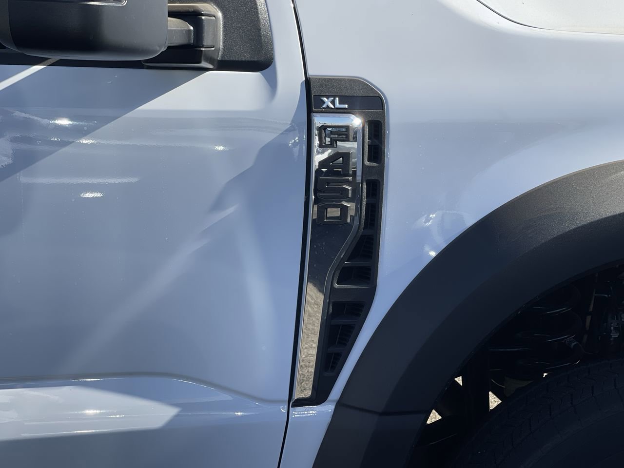 2024 Ford F-450 Super Duty Chassis Cab XL - Photo 8