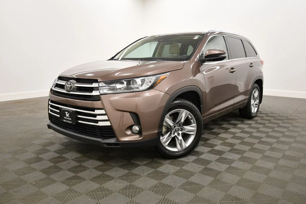 Used 2017 Toyota Highlander Limited with VIN 5TDDZRFH6HS445036 for sale in Rochester, Minnesota