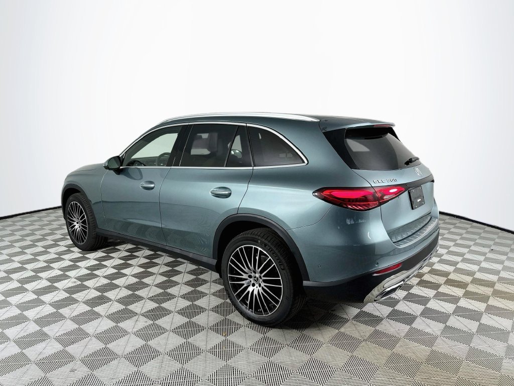 New 2027 Silver Mercedes-Benz GLC 300 image 5