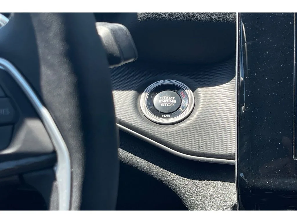 Used 2024 BRIGHT WHITE CLEARCOAT Jeep Laredo image 31