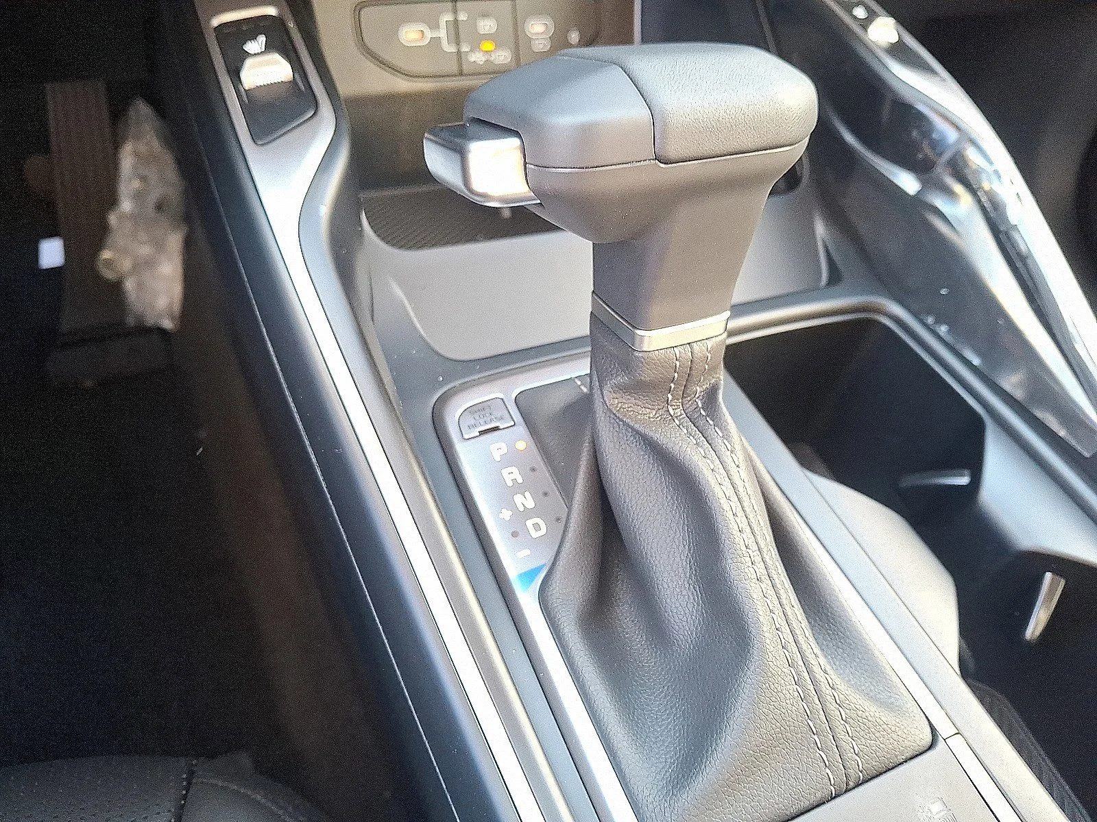 New 2026 Wolf Gray Kia S image 14