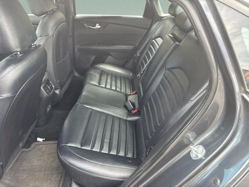 Used 2023 Gravity Gray Kia GT-Line image 12