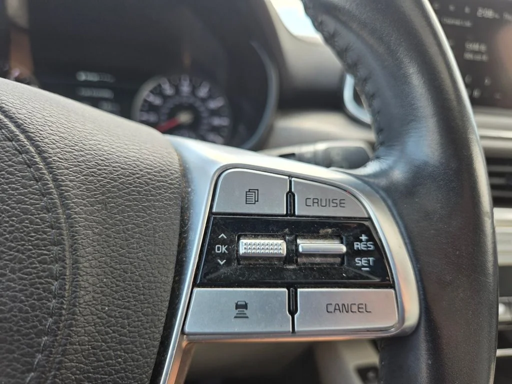 Used 2021 White Pearl Kia SX image 13