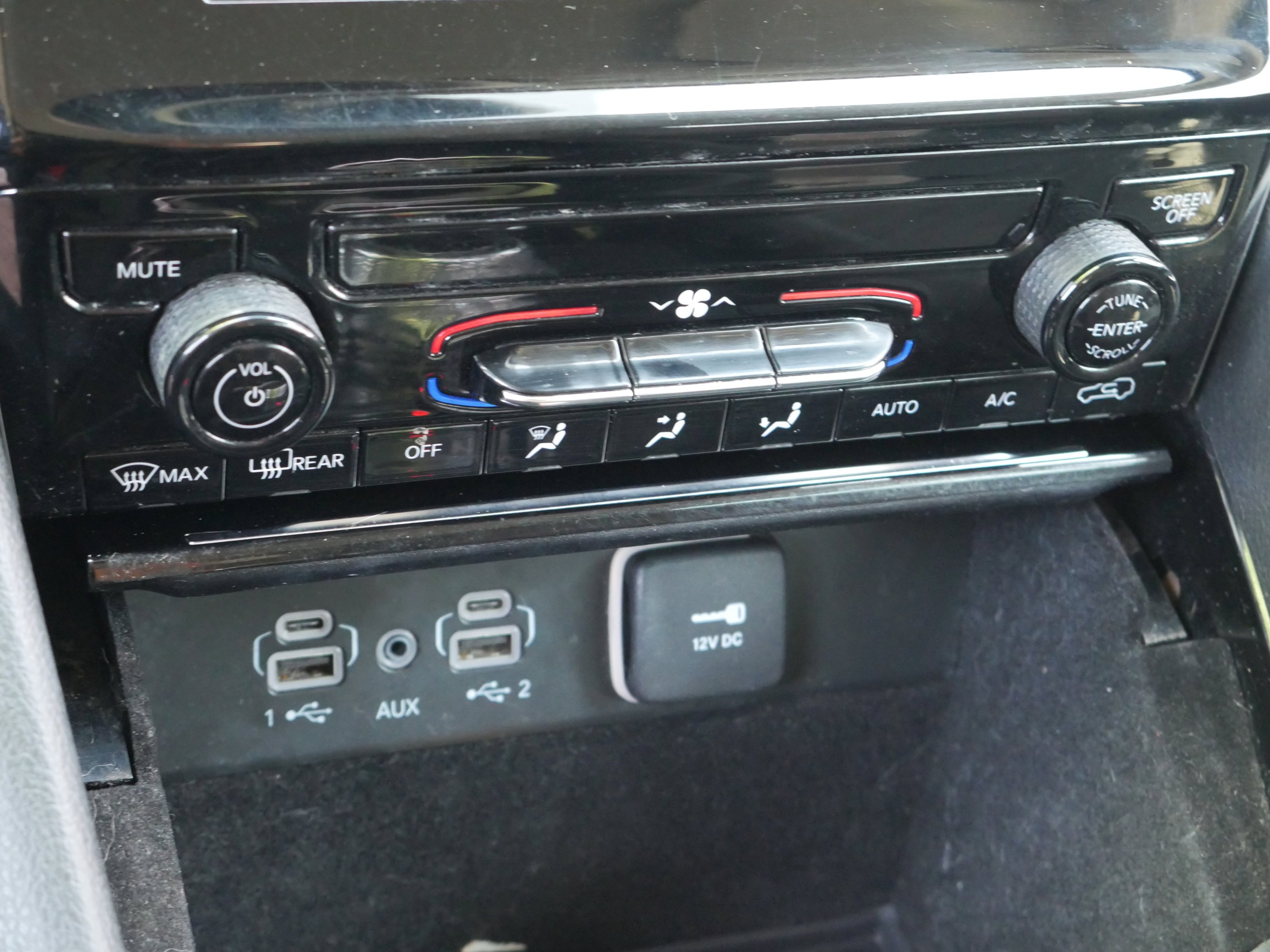 Used 2023 Bright White Clearcoat Jeep Laredo image 14