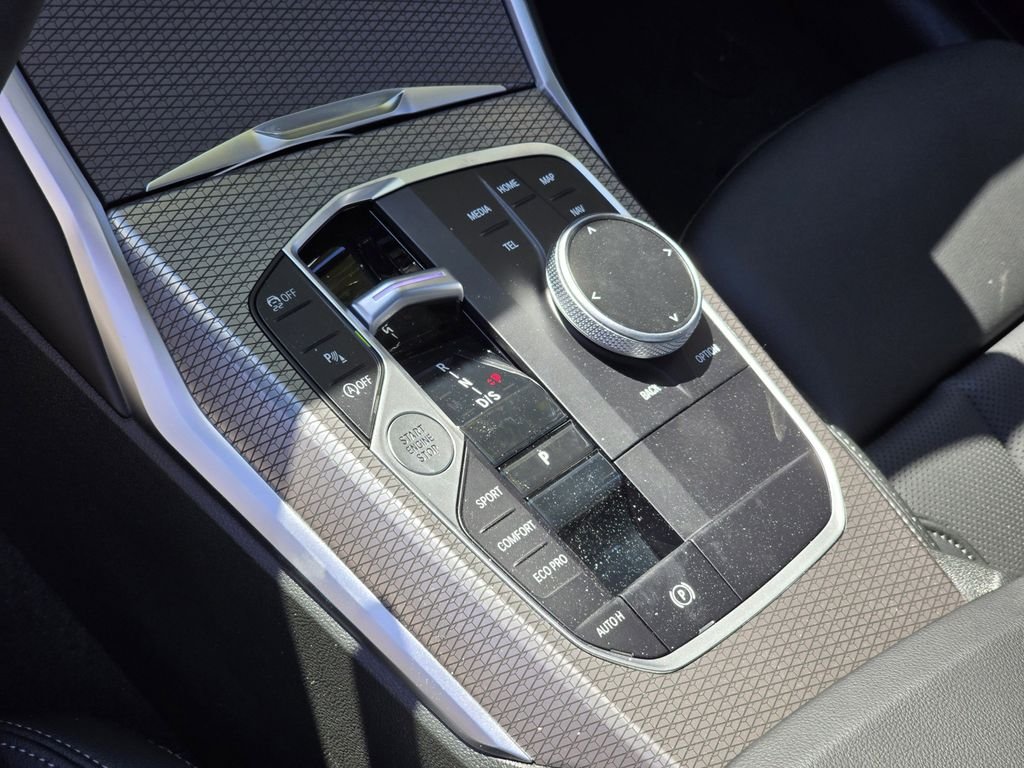 2025 BMW 3 Series 330i - Photo 17