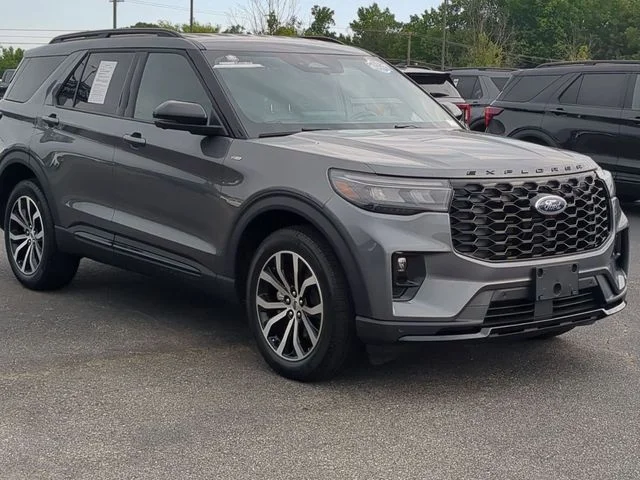 Used 2025 Gray Ford ST-Line image 7