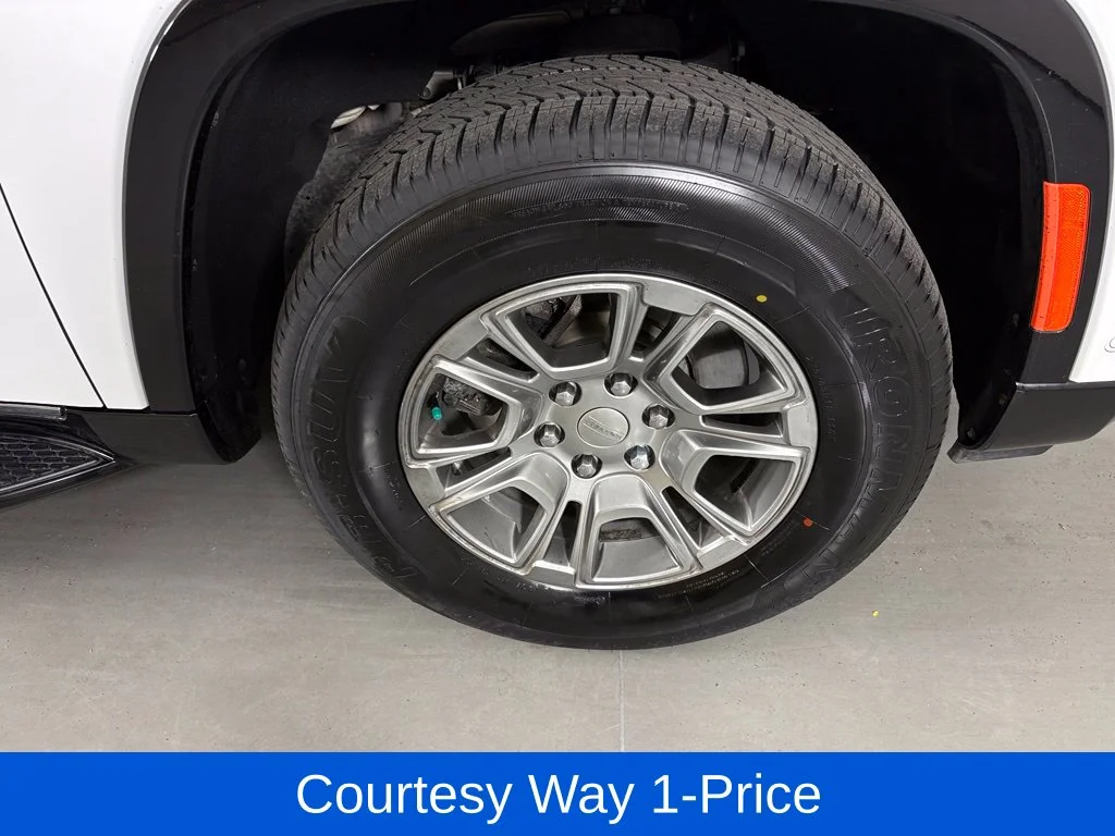 Used 2023 White Jeep Base image 12