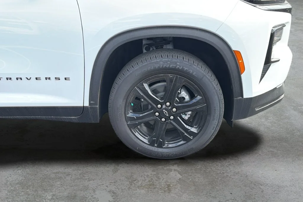 New 2027 Summit White Chevrolet LT image 9