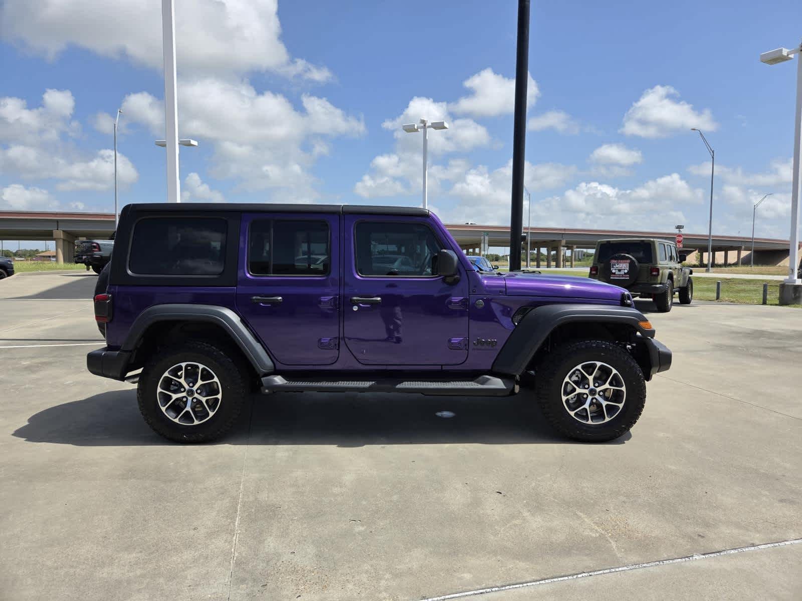 New 2026 Reign Exterior Paint Jeep Sport S image 6