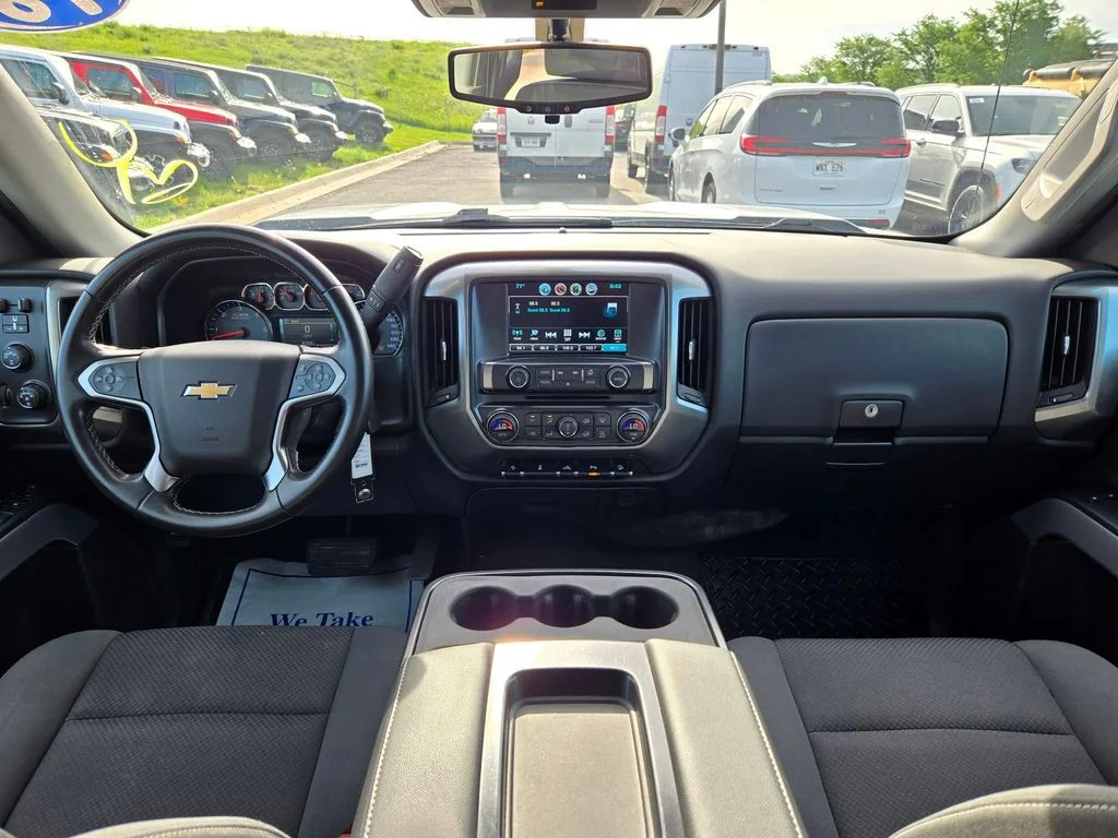 Used 2018 White Chevrolet LT image 18