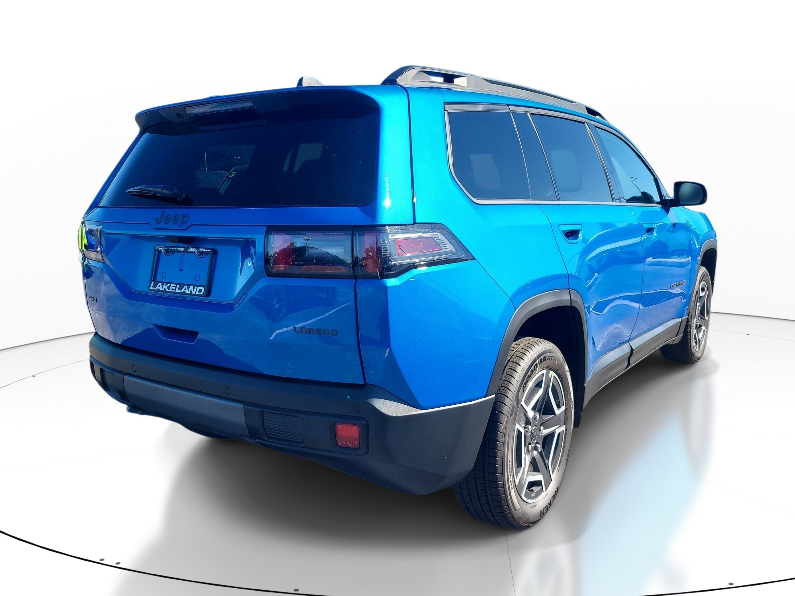 New 2027 Hydro Blue Pearl-Coat Paint Jeep Laredo image 5