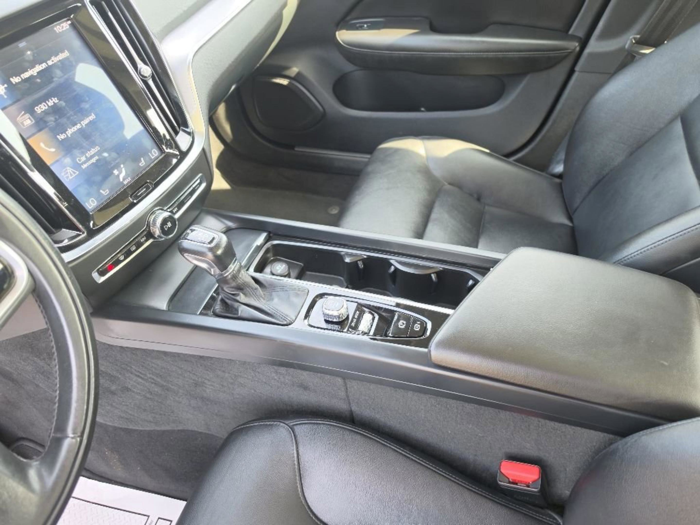 2020 Volvo S60 Momentum - Photo 18
