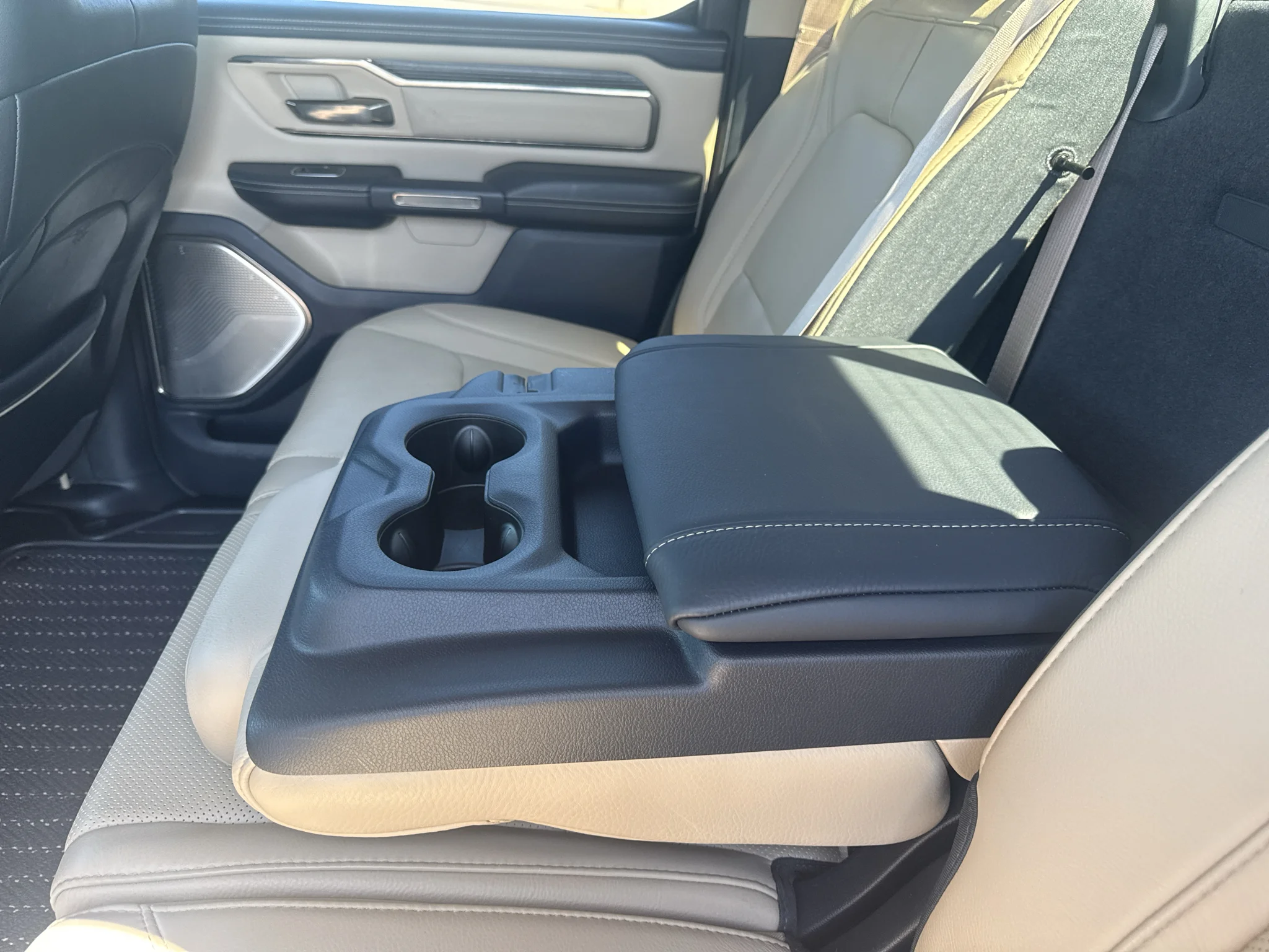 Used 2019 Ivory White Tri-Coat Pearlcoat Ram Limited image 14