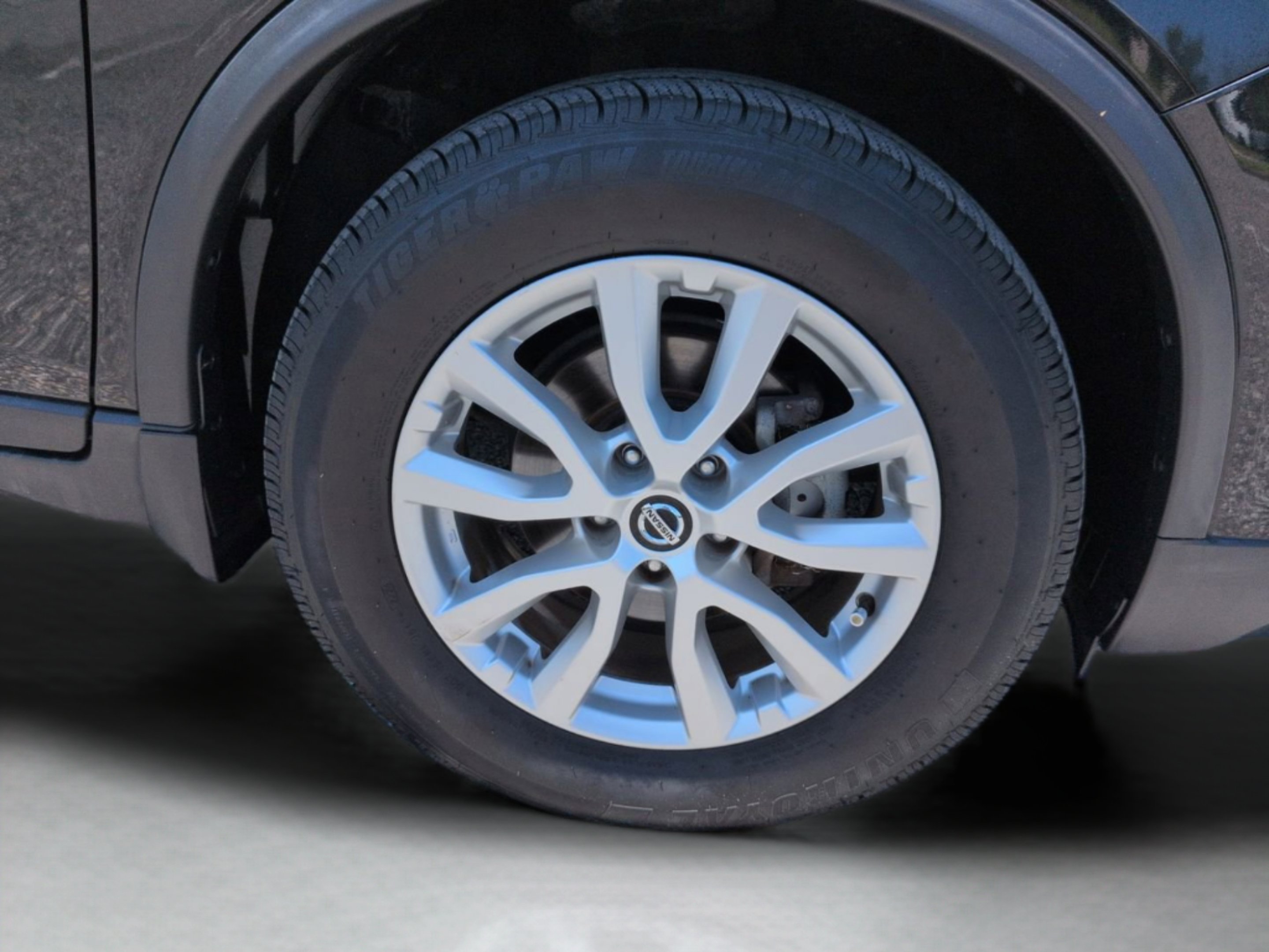 Used 2020 Magnetic Black Pearl Nissan SV image 13