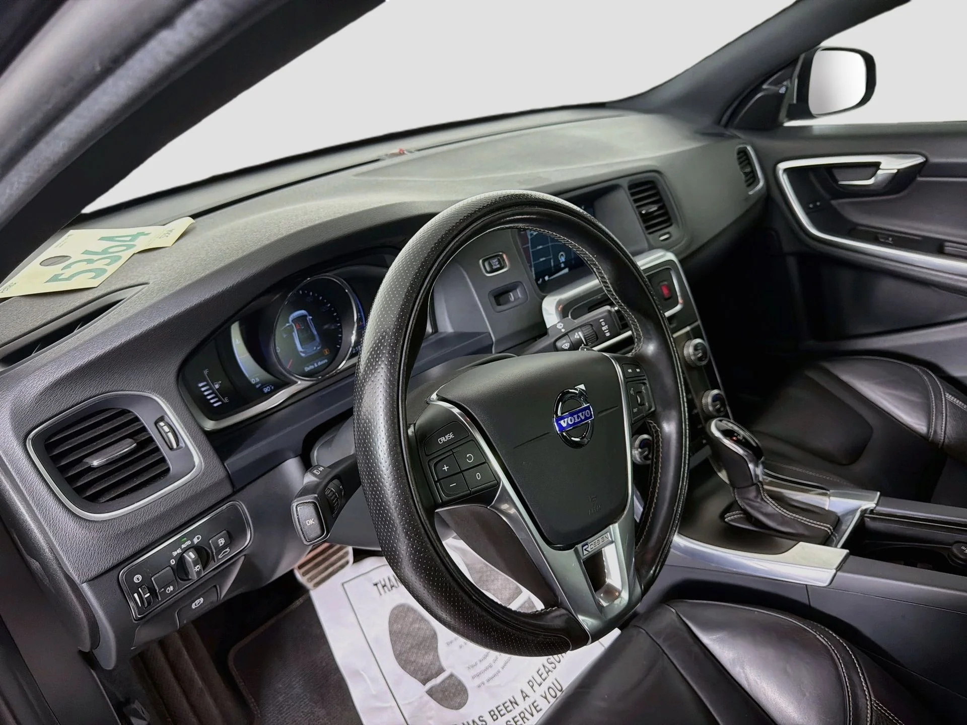 Used 2016 Black Volvo T6 Drive-E R-Design image 10