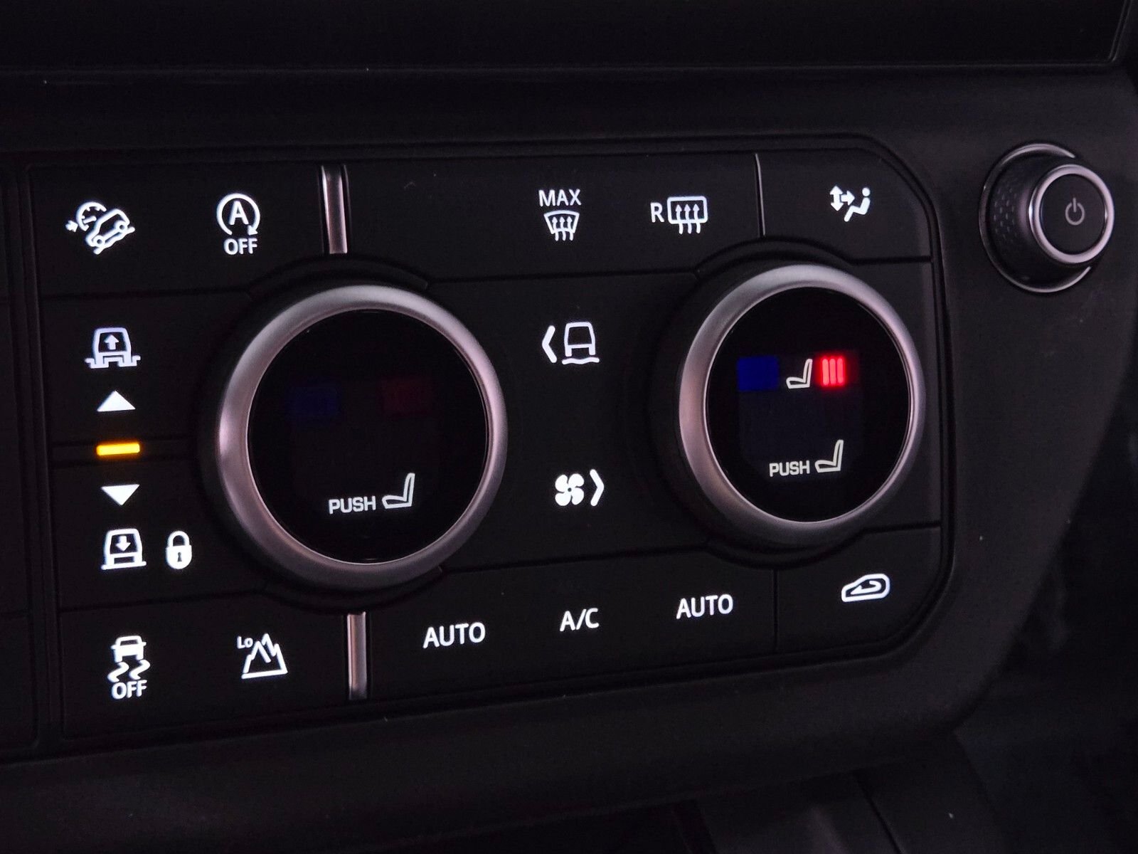 2026 Land Rover Defender X-Dynamic SE - Photo 34