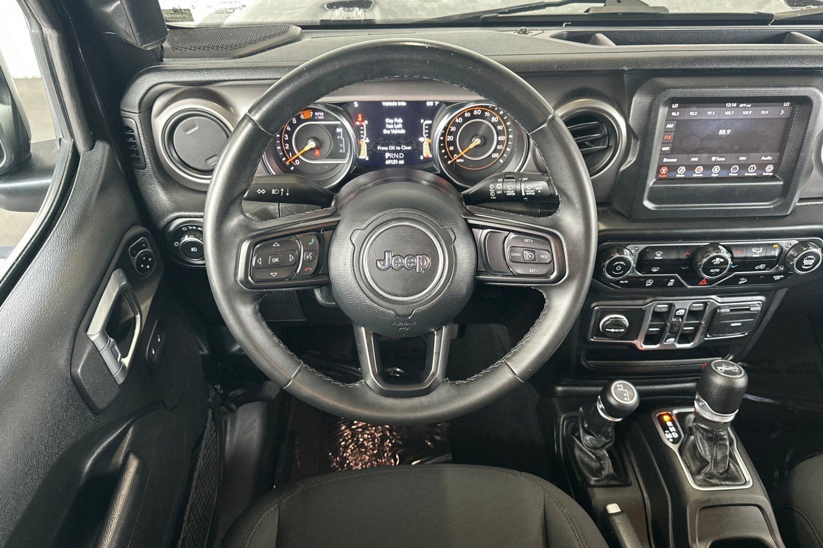 Used 2019 BLACK Jeep Sport image 13
