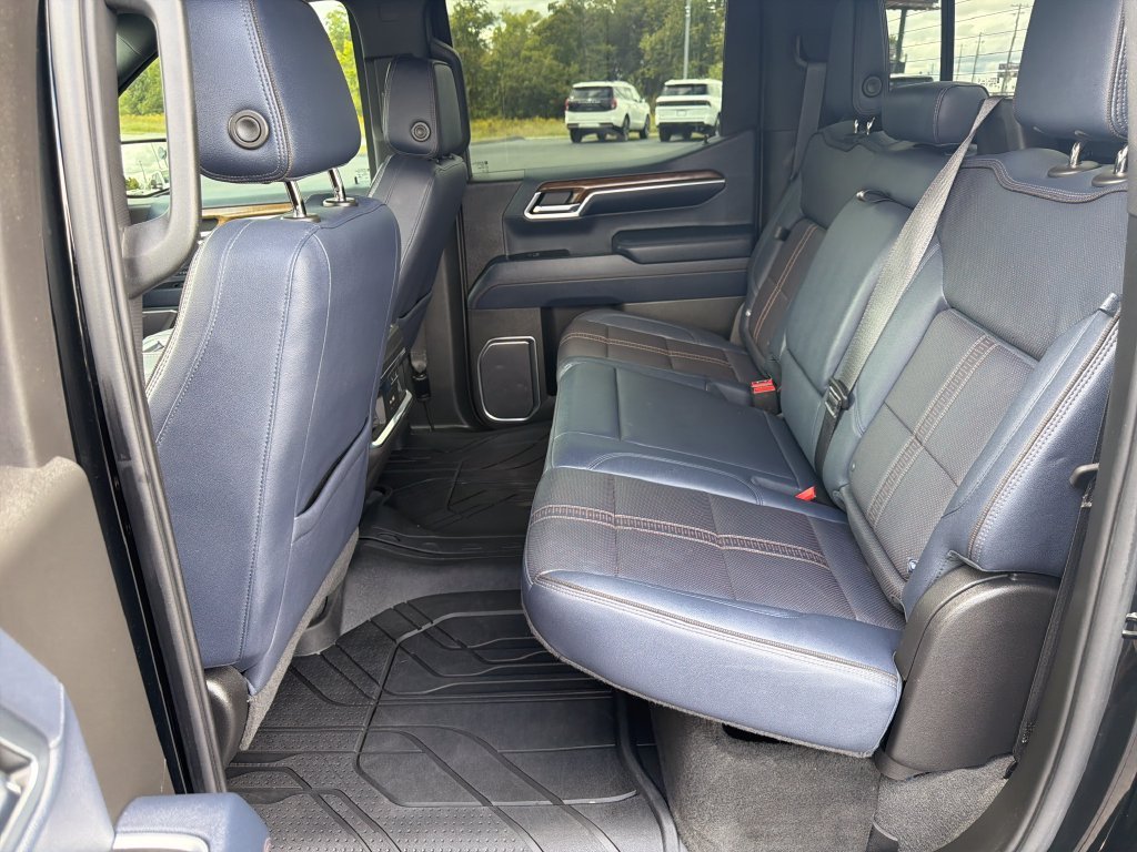 Used 2022 Black Chevrolet High Country image 14