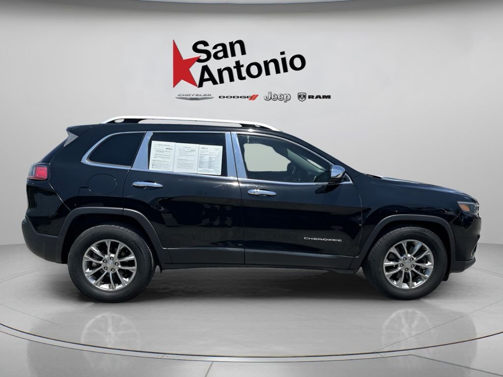 Used 2019 Black Jeep Latitude Plus image 16