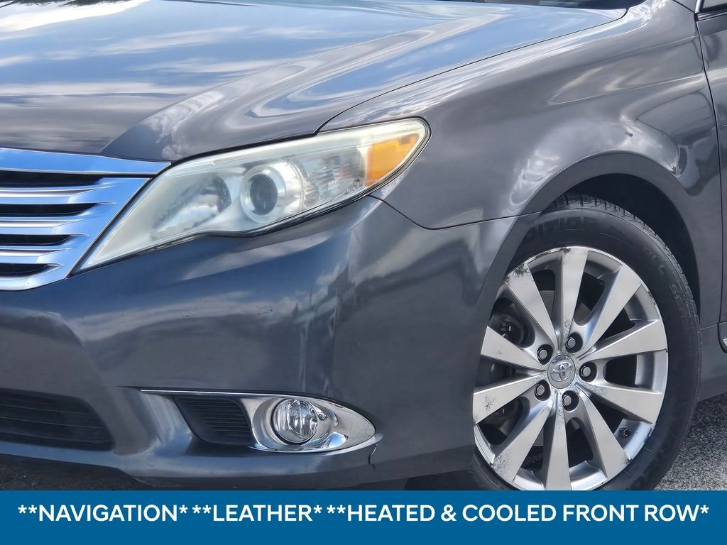2012 Toyota Avalon Limited - Photo 2