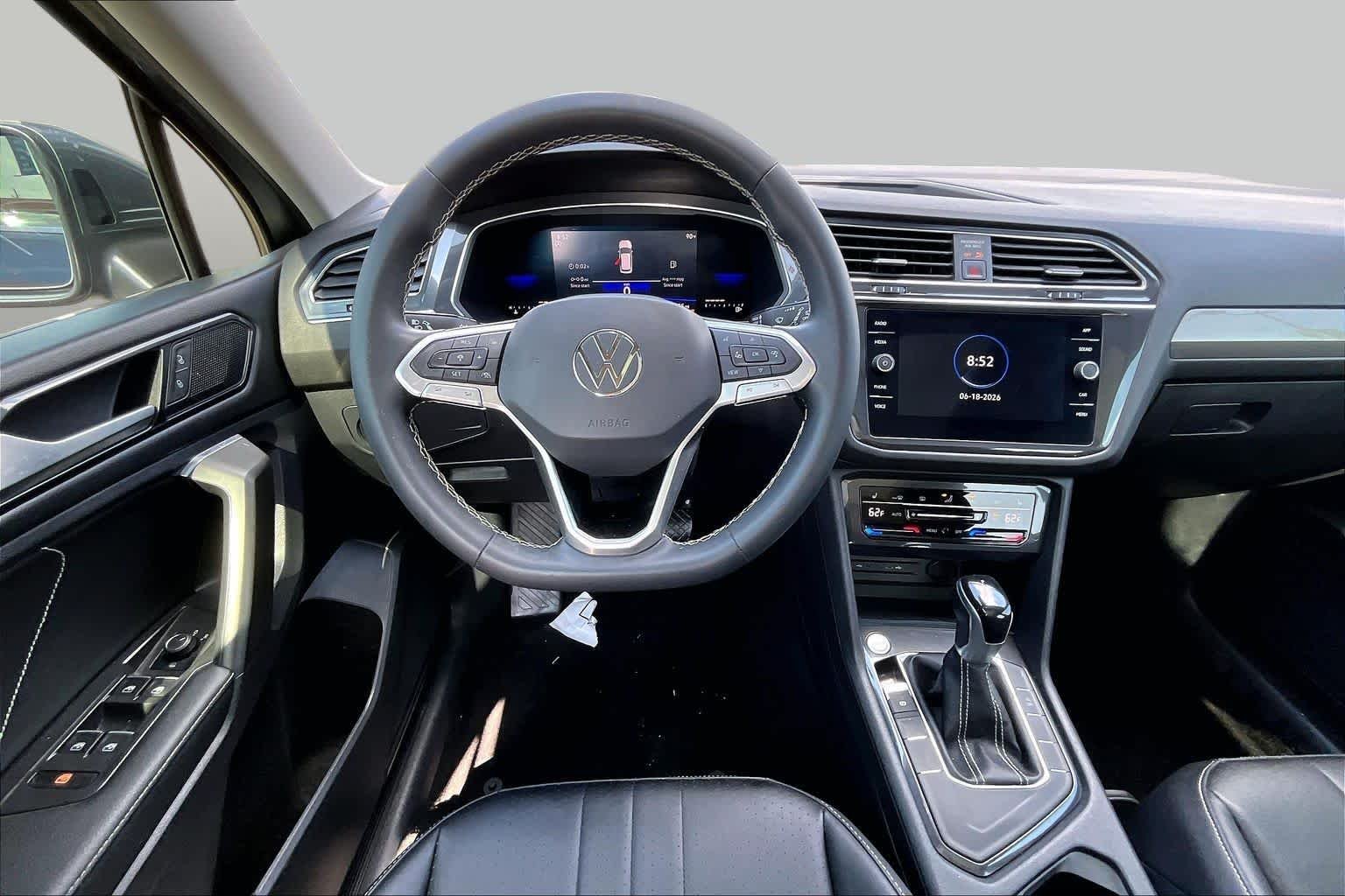 Used 2023 Platinum Gray Metallic Volkswagen SE image 6