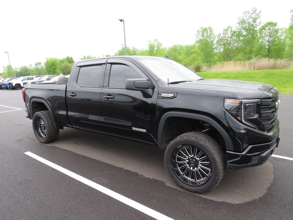 Used 2025 Black GMC Elevation image 15