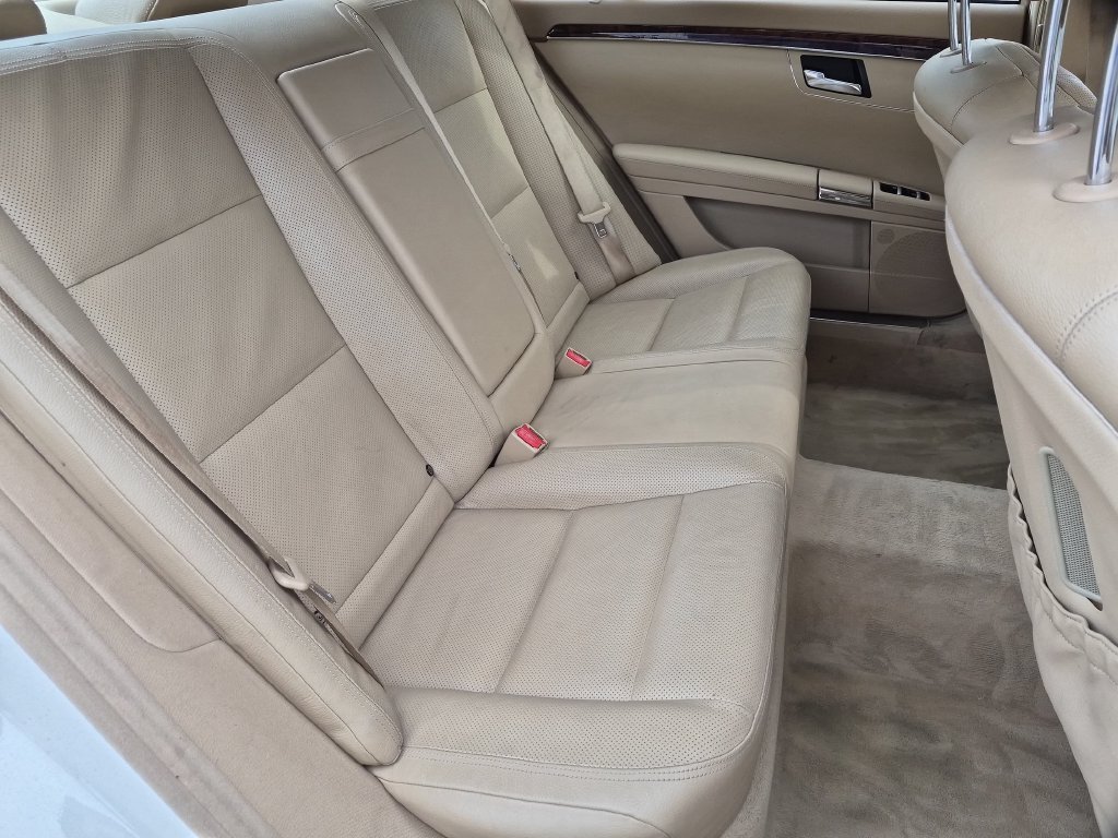 Used 2011 White Mercedes-Benz S 550 image 25