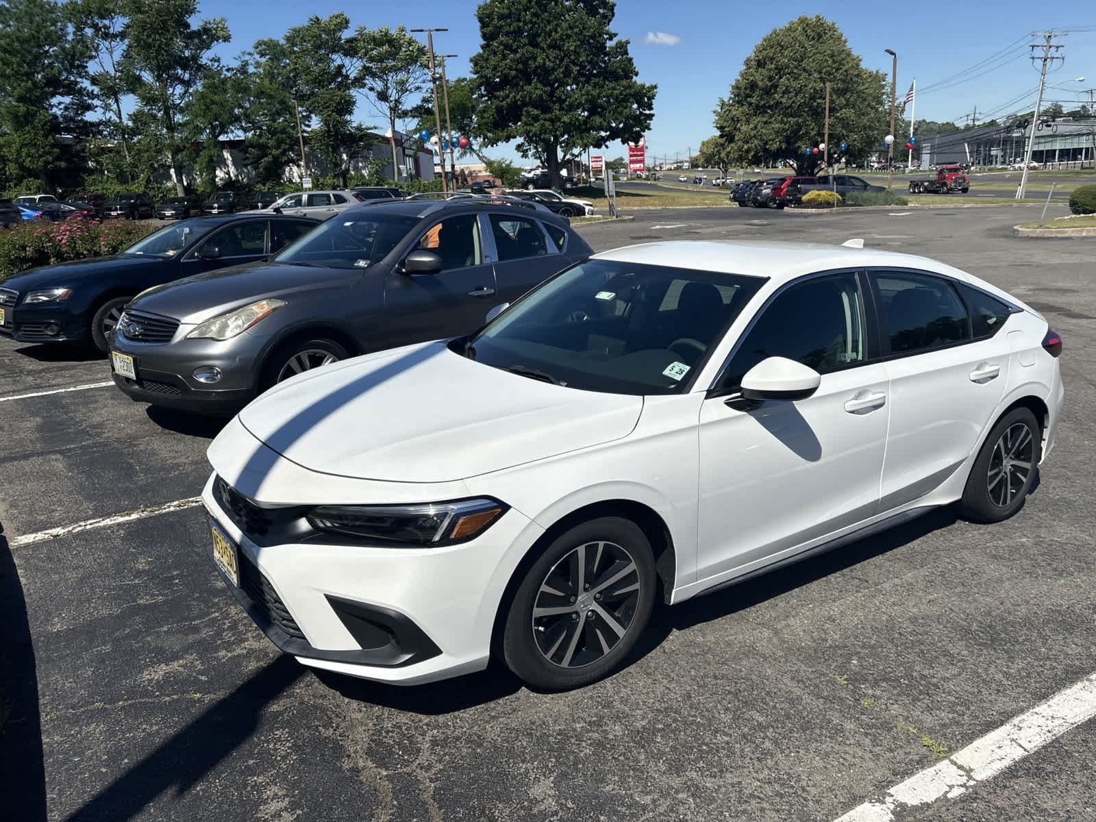 Used 2023 Platinum White Pearl Honda LX image 8
