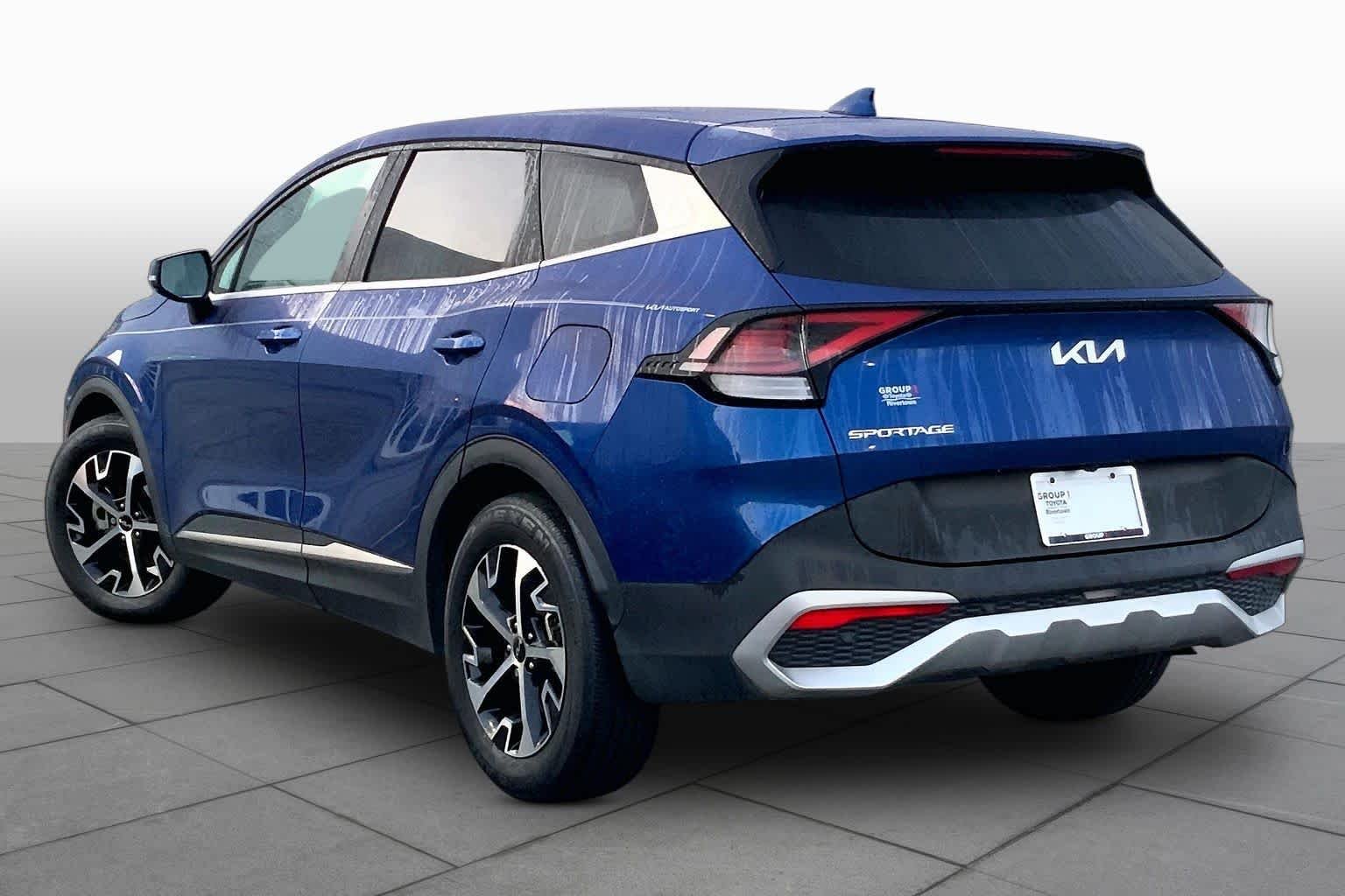 Used 2024 Sapphire Blue Kia EX image 11