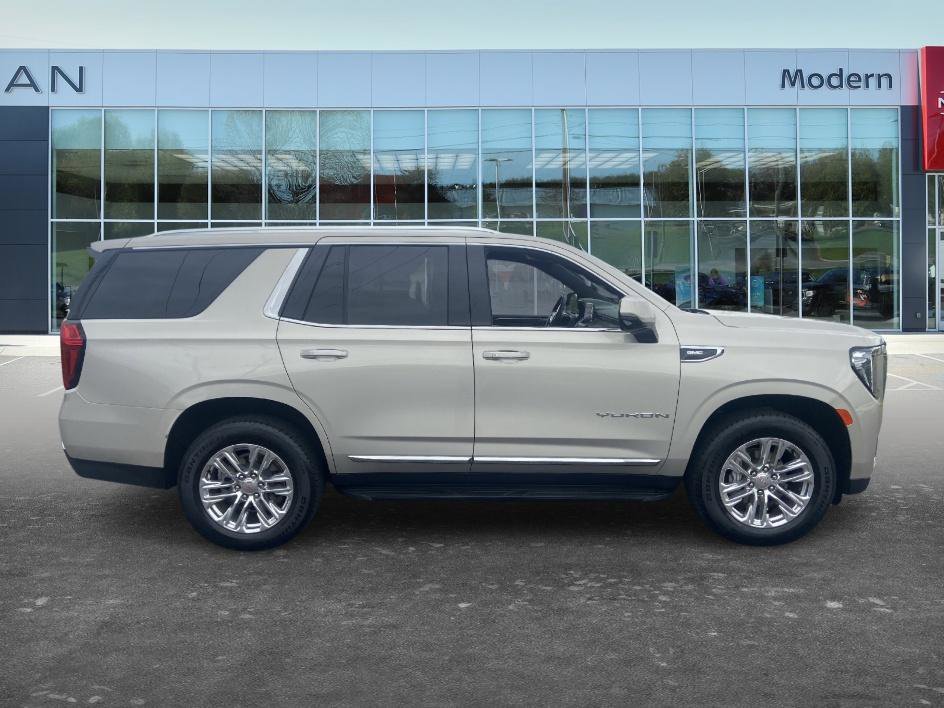 Used 2024 Pearl Beige Metallic GMC SLT image 4