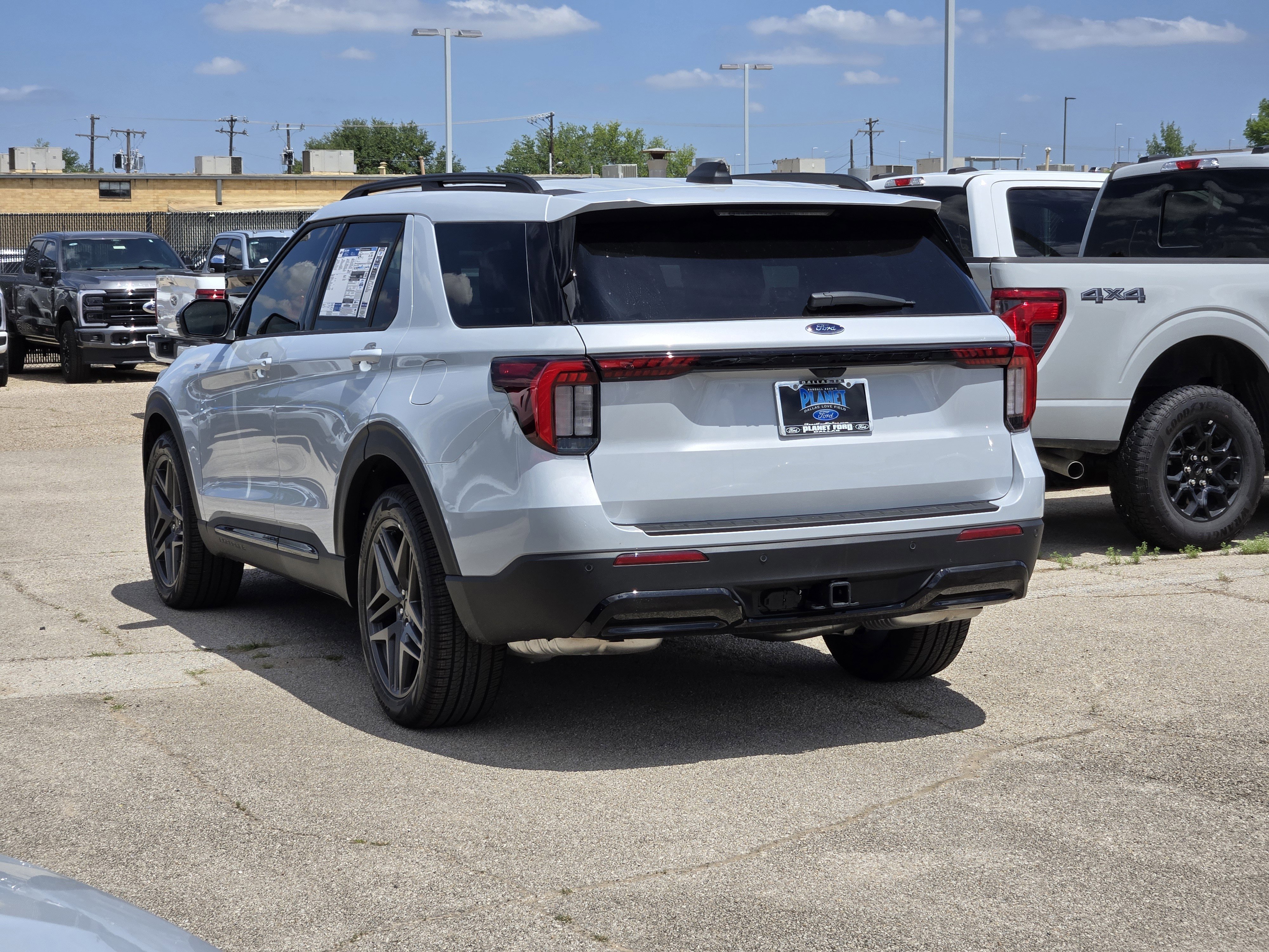 New 2026 Space White Metallic Ford ST-Line image 3
