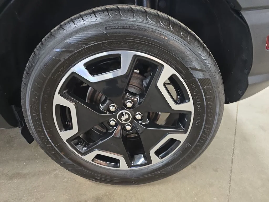 Used 2022 Silver Ford Outer Banks image 32