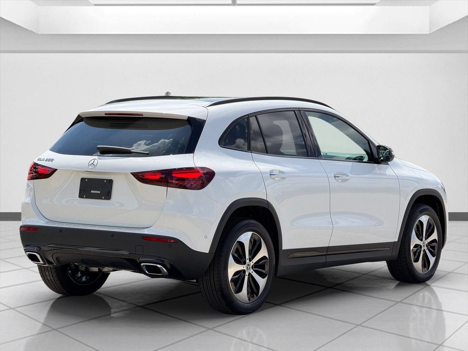 New 2026 Polar White Mercedes-Benz GLA 250 image 24