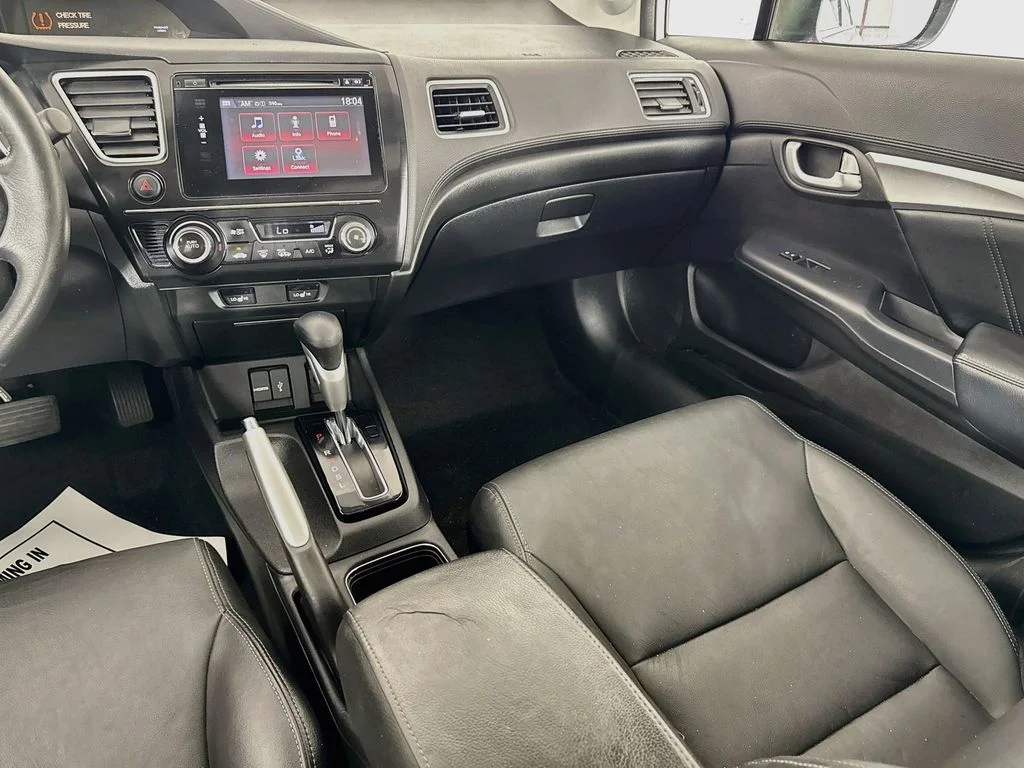 Used 2014 White Honda EX-L image 29