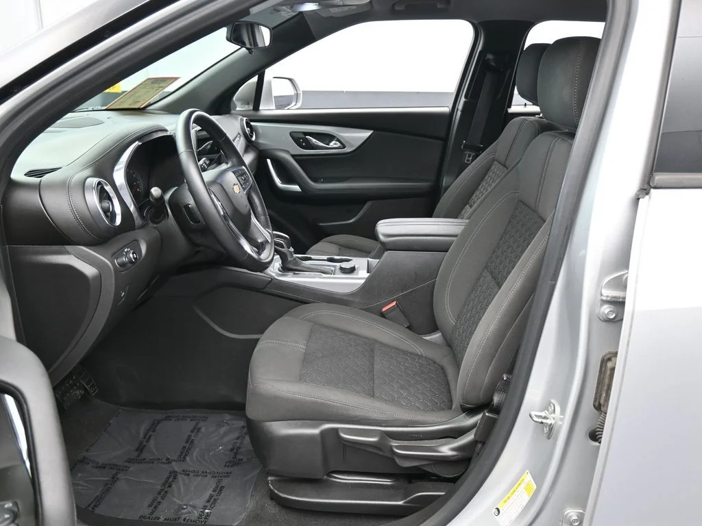 Used 2019 Silver Ice Metallic Chevrolet L image 11