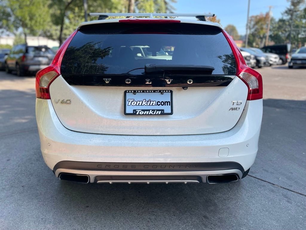 Used 2015 Crystal White Pearl Volvo T5 image 5