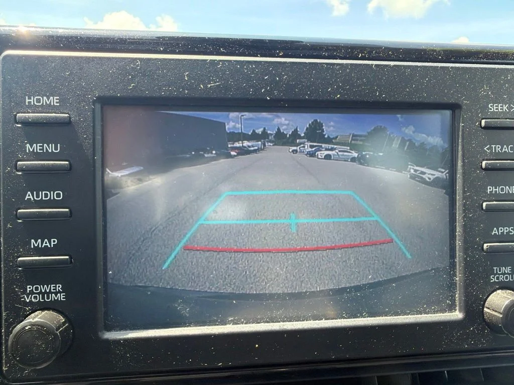Used 2019 Silver Toyota XLE image 20