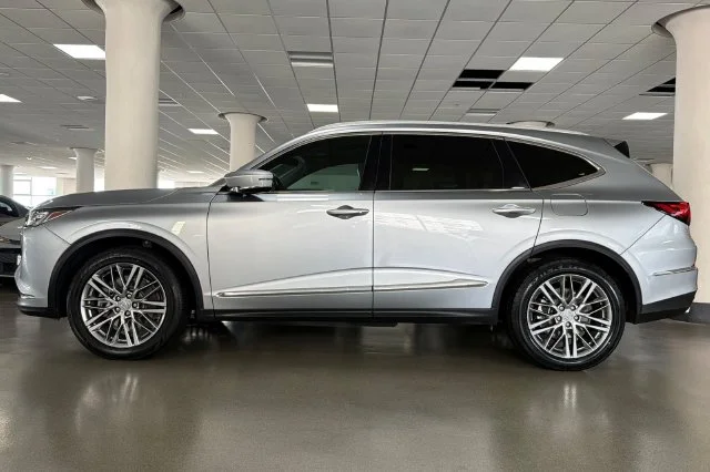 Used 2024 Liquid Carbon Metallic Acura Advance image 9
