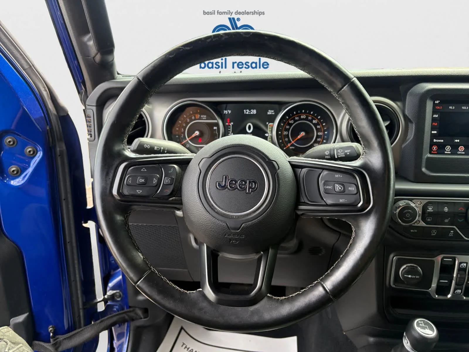 Used 2020 Ocean Blue Metallic Clearcoat Jeep Freedom image 13