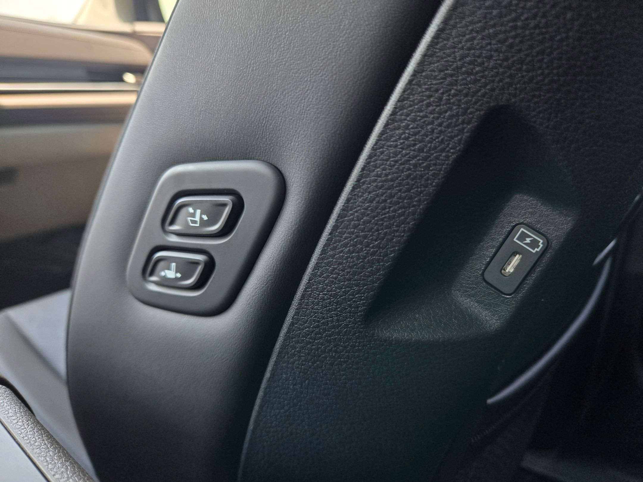 New 2026 Ceramic Silver Kia EX image 36