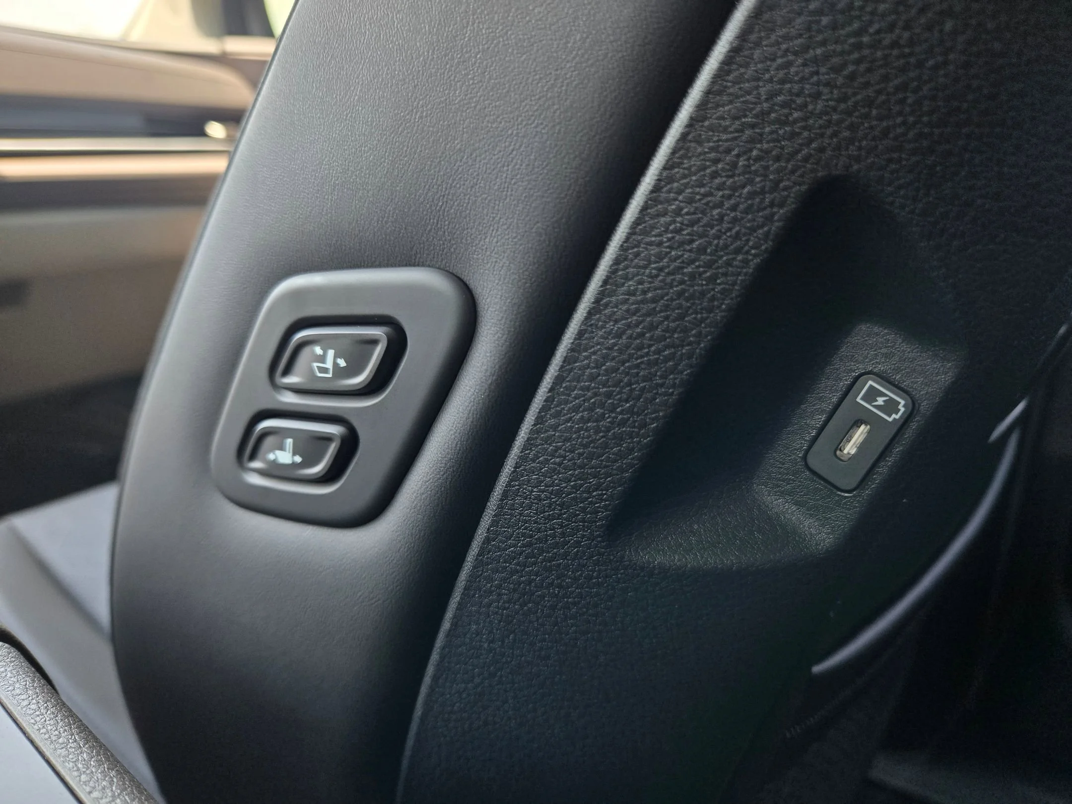 New 2026 Ceramic White Kia EX image 36