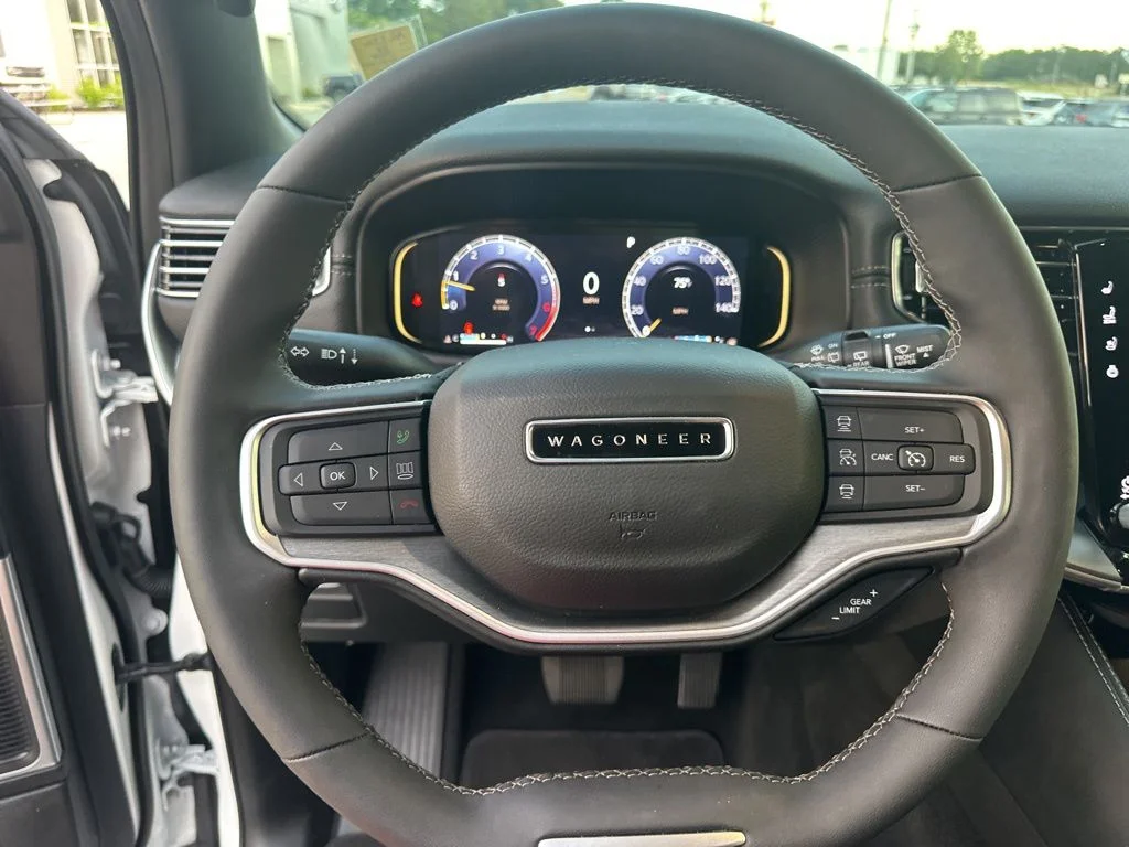 Used 2025 White Jeep Base image 11