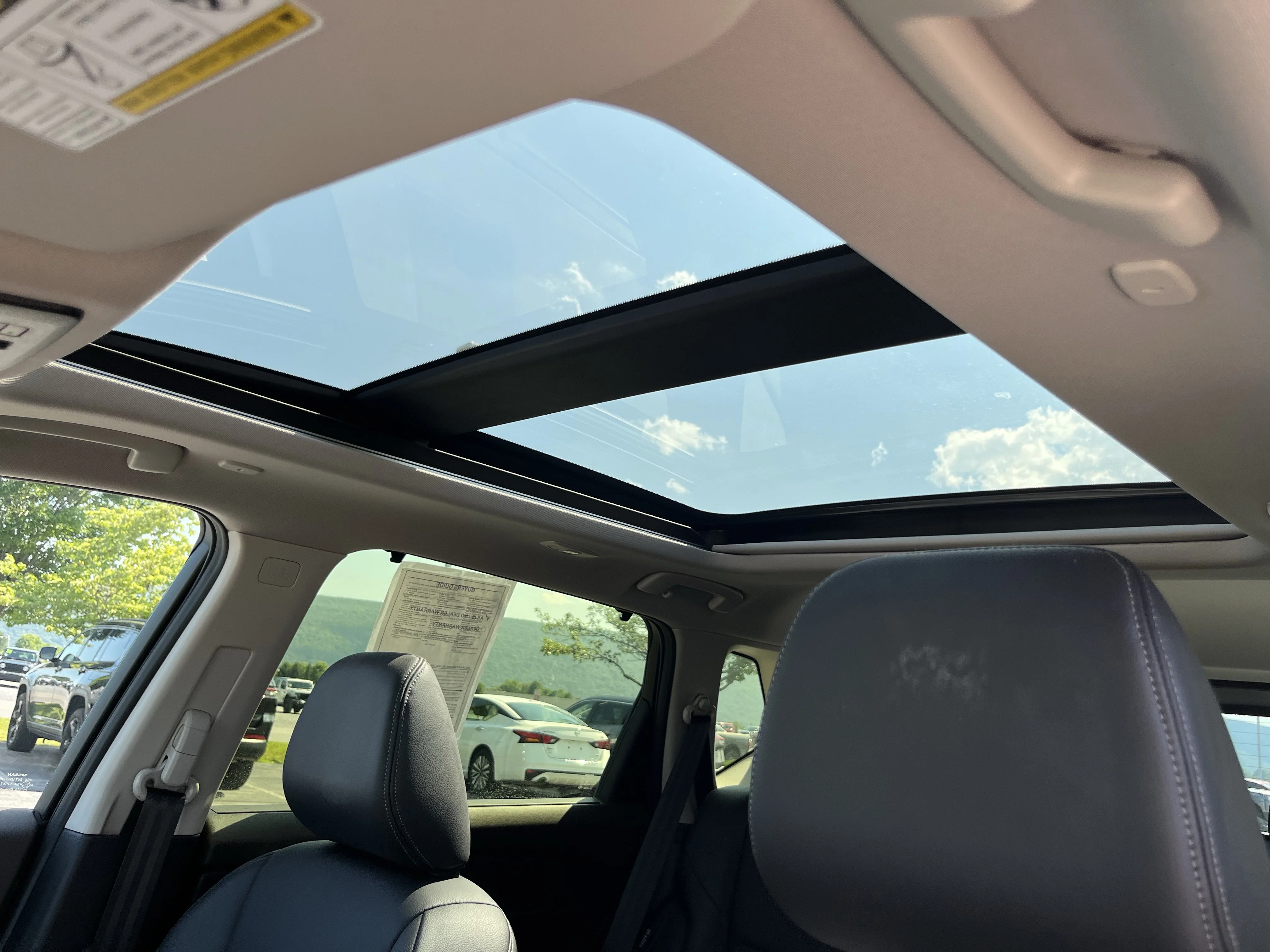 Used 2023 Pearl White Nissan SL image 24