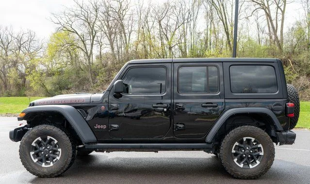 Used 2024 Black Jeep Rubicon image 9