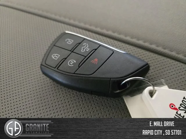 New 2026 Sterling Metallic GMC SLT image 29