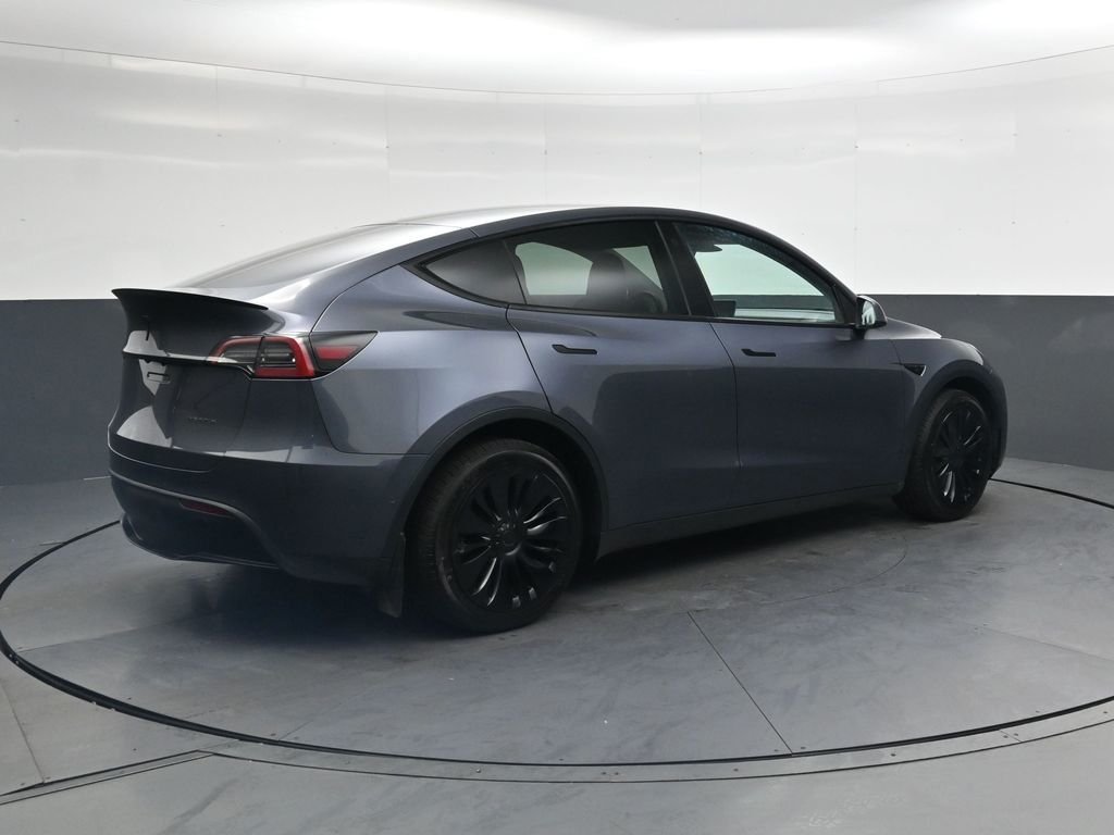 Used 2022  Tesla Long Range image 5