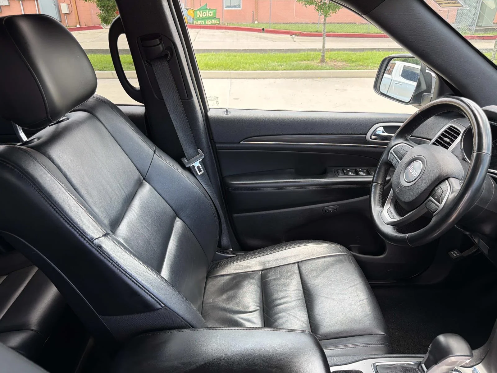 Used 2020 Black Jeep Limited 4x2 image 11