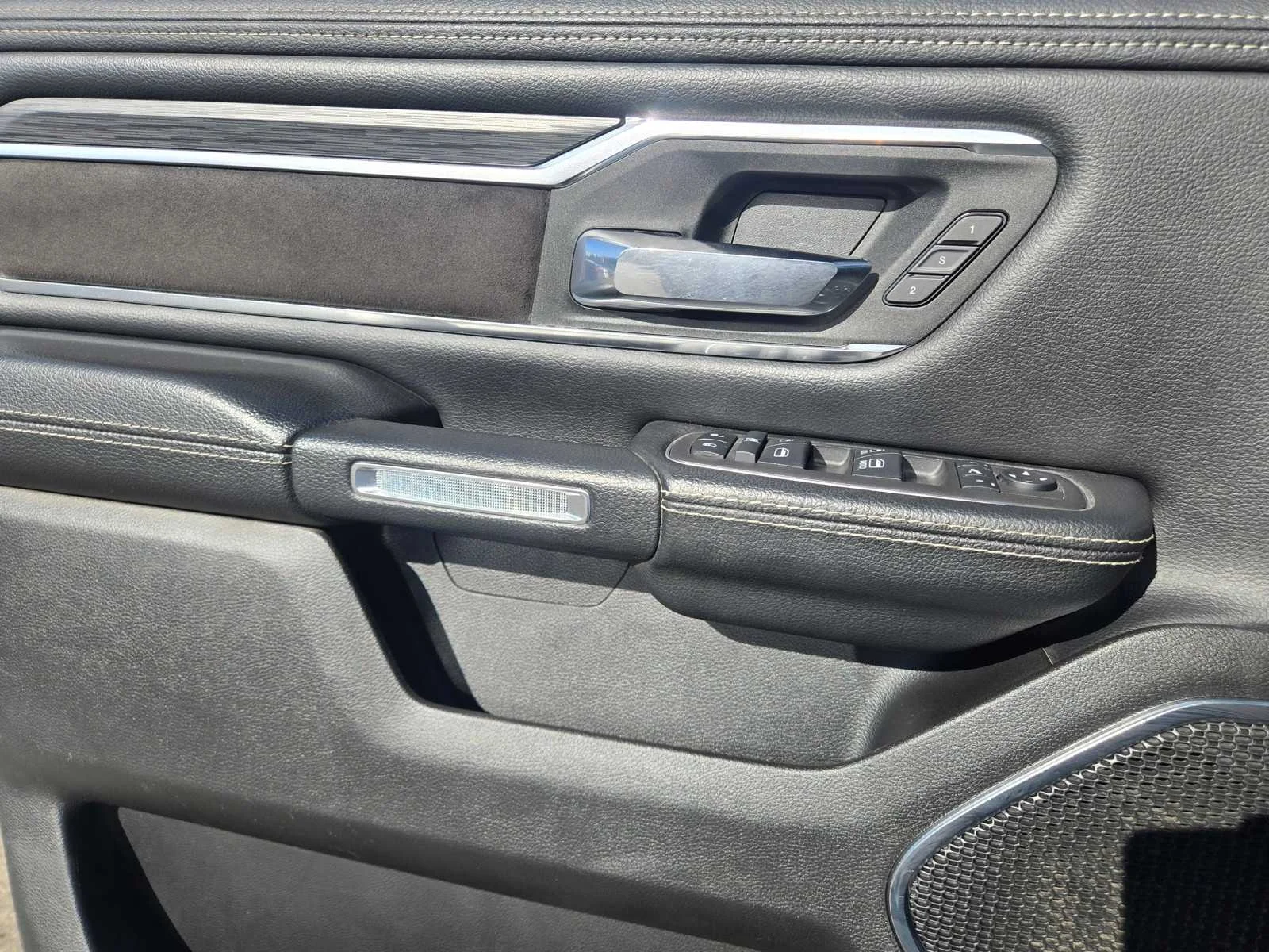 Used 2024  Ram Laramie image 23