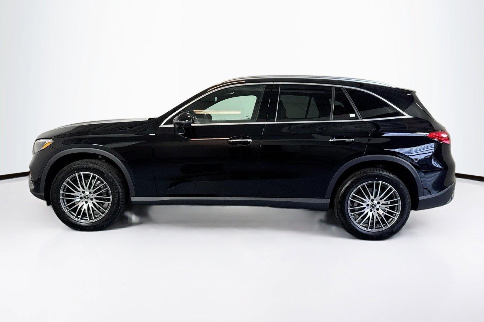 New 2026 Black Mercedes-Benz GLC 300 image 8