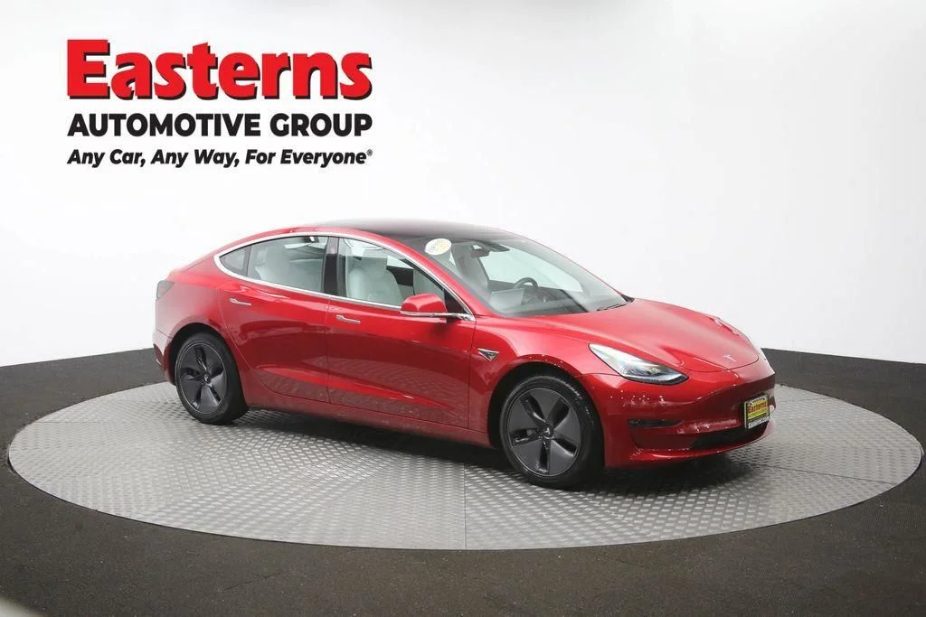 Used 2018 Red Tesla Long Range image 44
